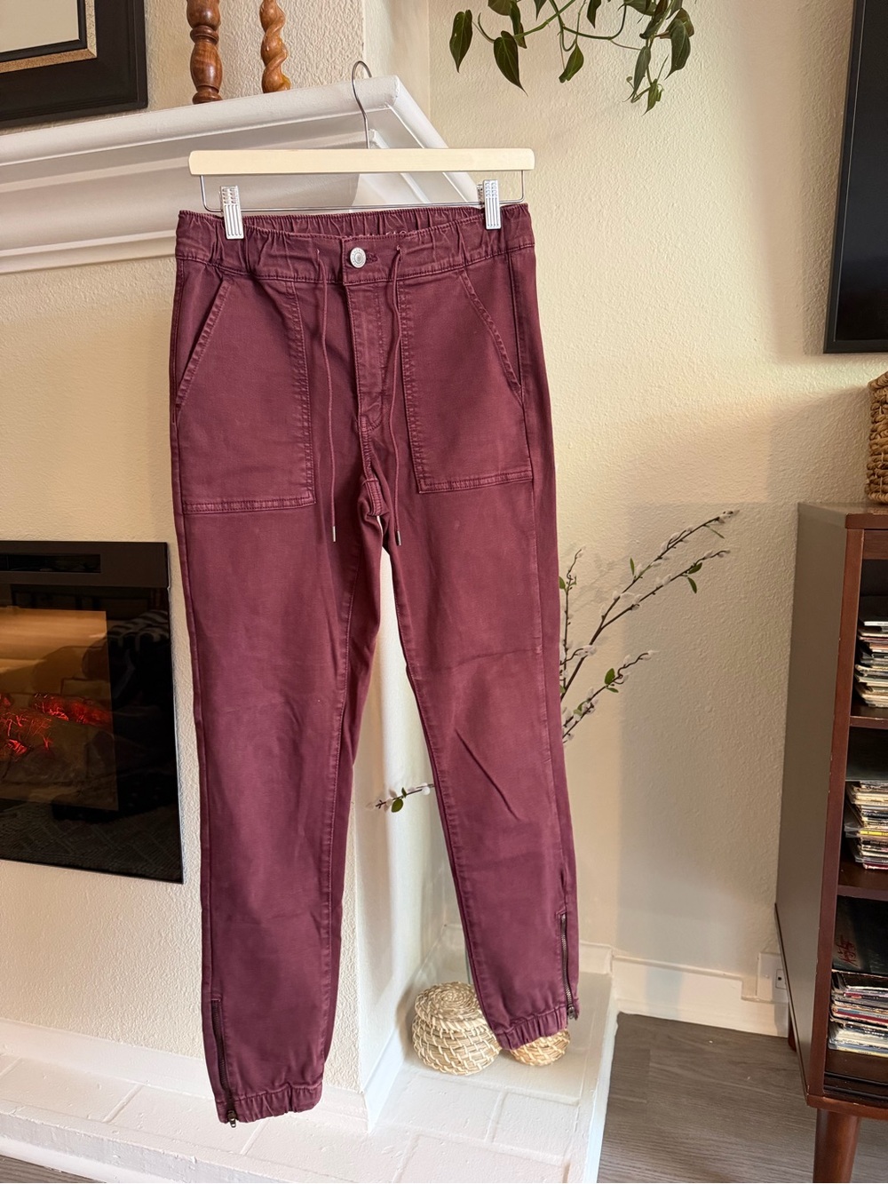 NWOT American Eagle Outfitters Maroon Drawstring Joggers